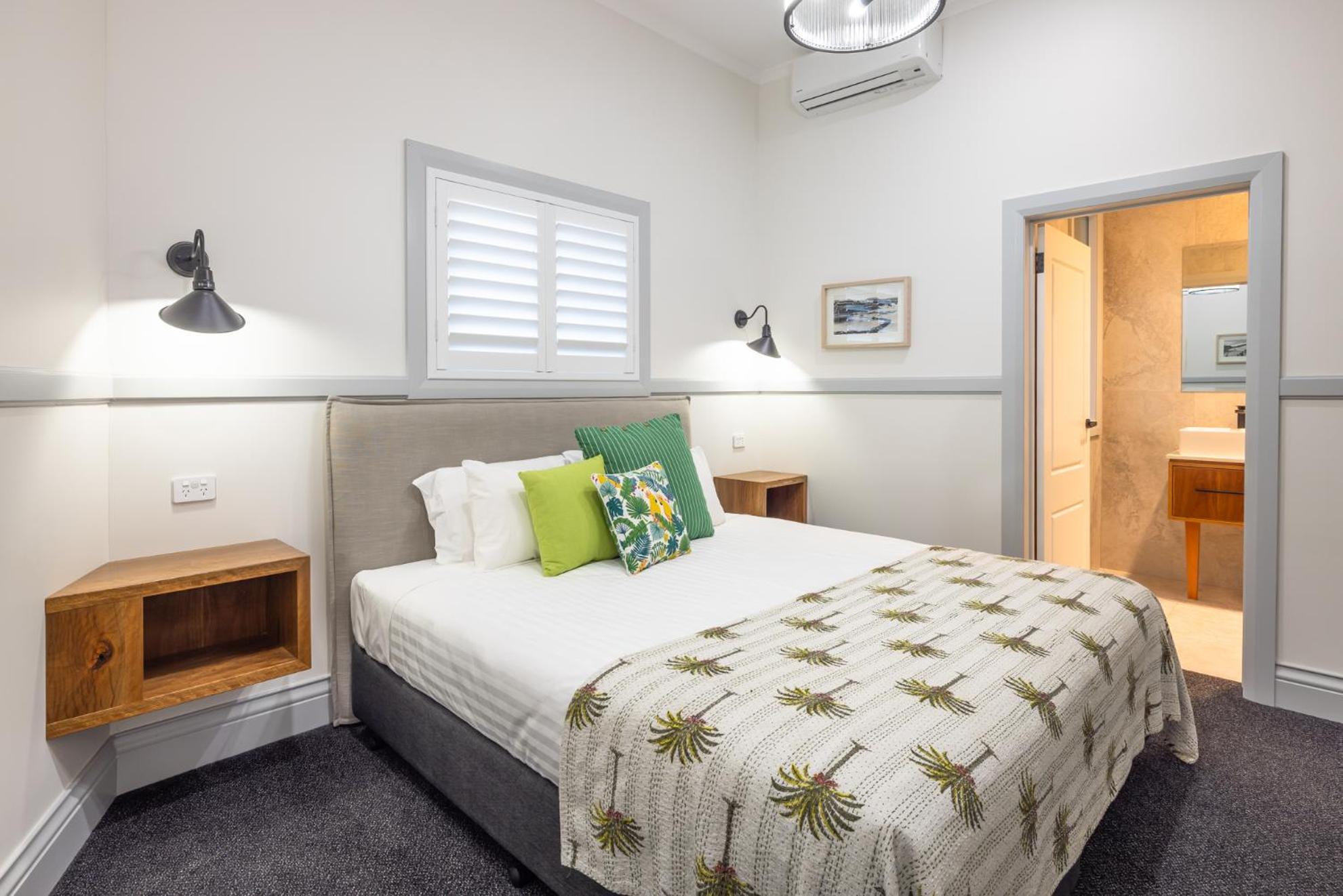 Bermagui Beach Hotel Room photo